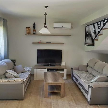 Vacation Home Naluka Donji Morinj Buitenkant foto