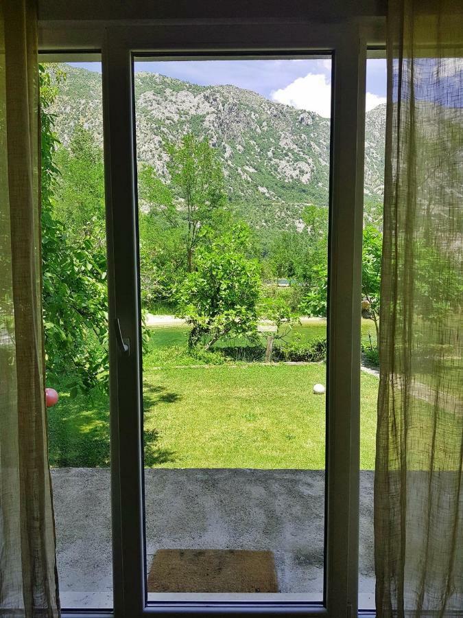 Vacation Home Naluka Donji Morinj Buitenkant foto